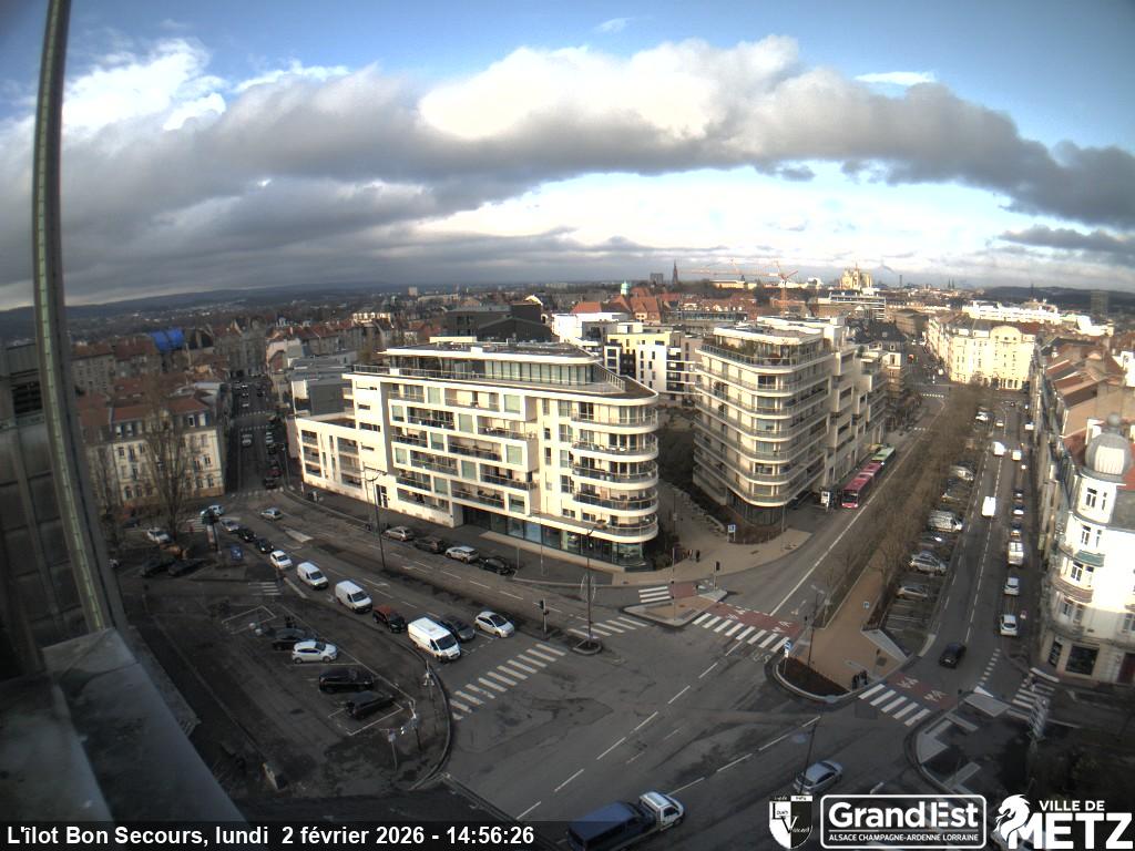 <h2>Webcam sur la place Philippe de Vigneulles à Metz, au niveau de l'ilôt de Bon Secours  à la jonction entre la rue Clovis et la rue de Verdun</h2>