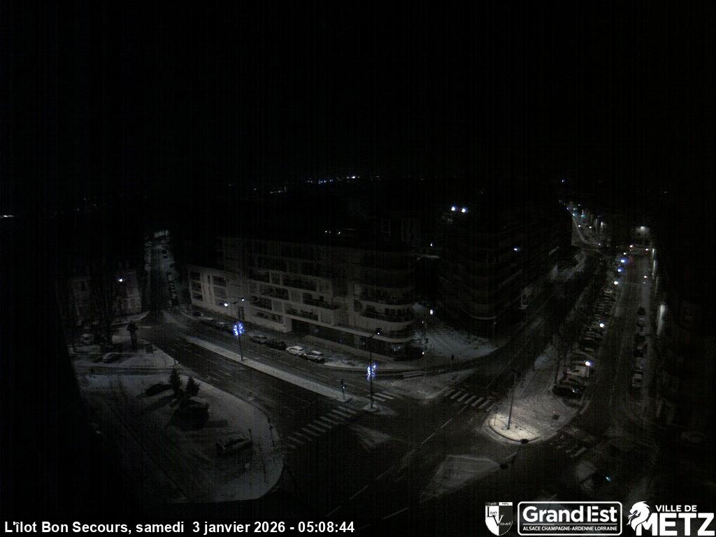 Webcam sur la place Philippe de Vigneulles à Metz, au niveau de l'ilôt de Bon Secours  à la jonction entre la rue Clovis et la rue de Verdun