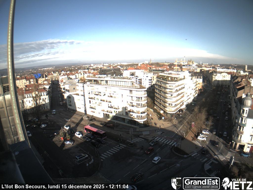 <h2>Webcam sur la place Philippe de Vigneulles à Metz, au niveau de l'ilôt de Bon Secours  à la jonction entre la rue Clovis et la rue de Verdun</h2>