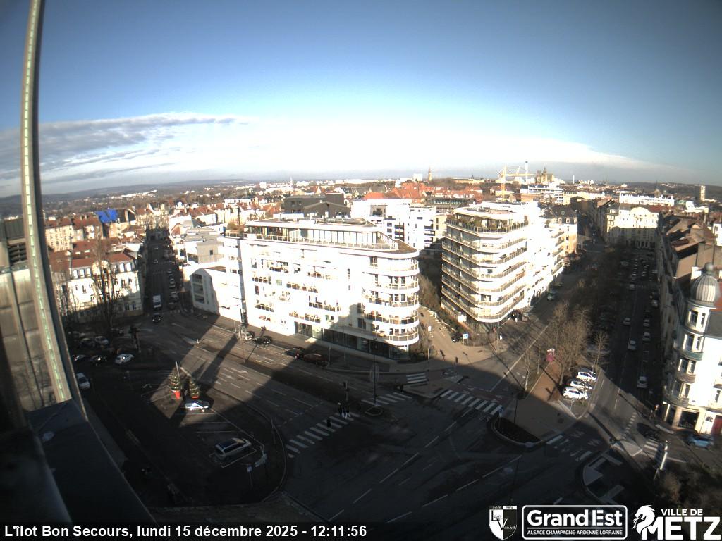 <h2>Webcam sur la place Philippe de Vigneulles à Metz, au niveau de l'ilôt de Bon Secours  à la jonction entre la rue Clovis et la rue de Verdun</h2>