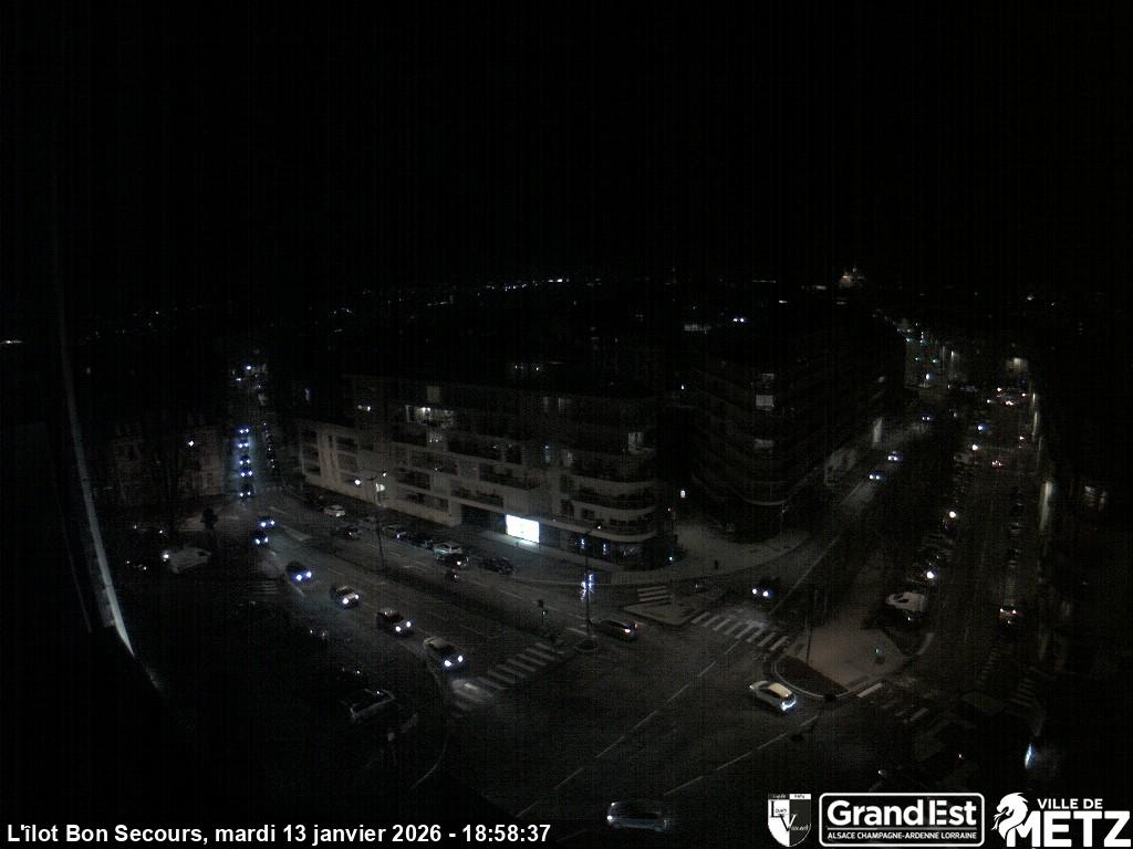 Webcam sur la place Philippe de Vigneulles à Metz, au niveau de l'ilôt de Bon Secours  à la jonction entre la rue Clovis et la rue de Verdun