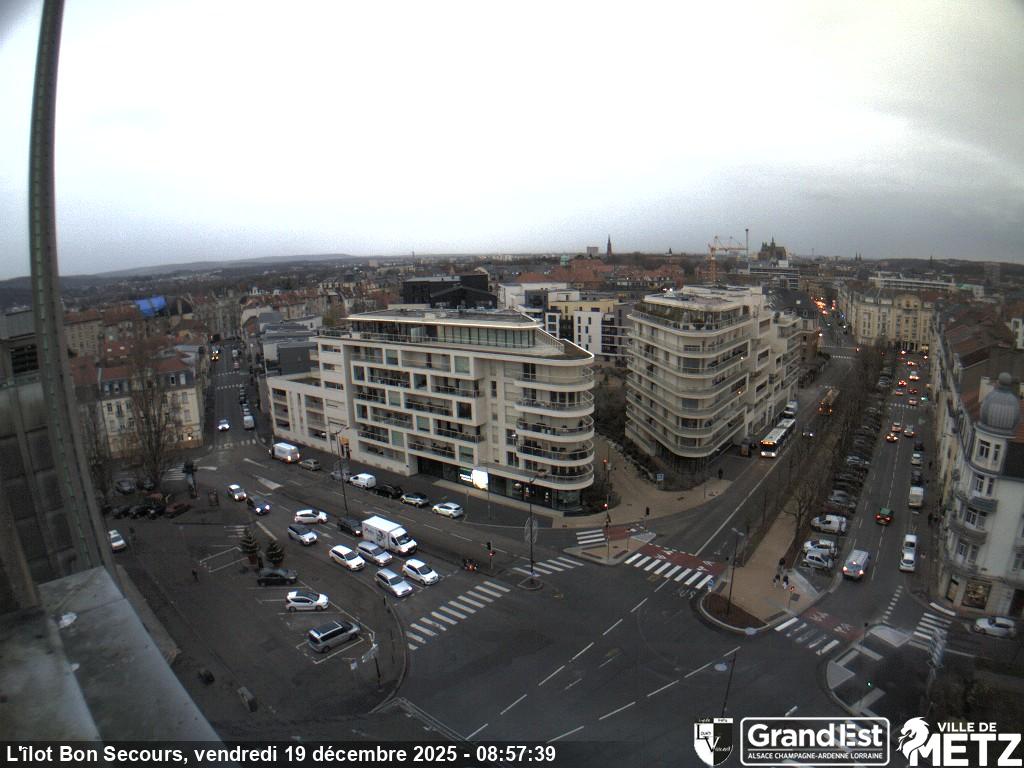 Webcam sur la place Philippe de Vigneulles à Metz, au niveau de l'ilôt de Bon Secours à la jonction entre la rue Clovis et la rue de Verdun
