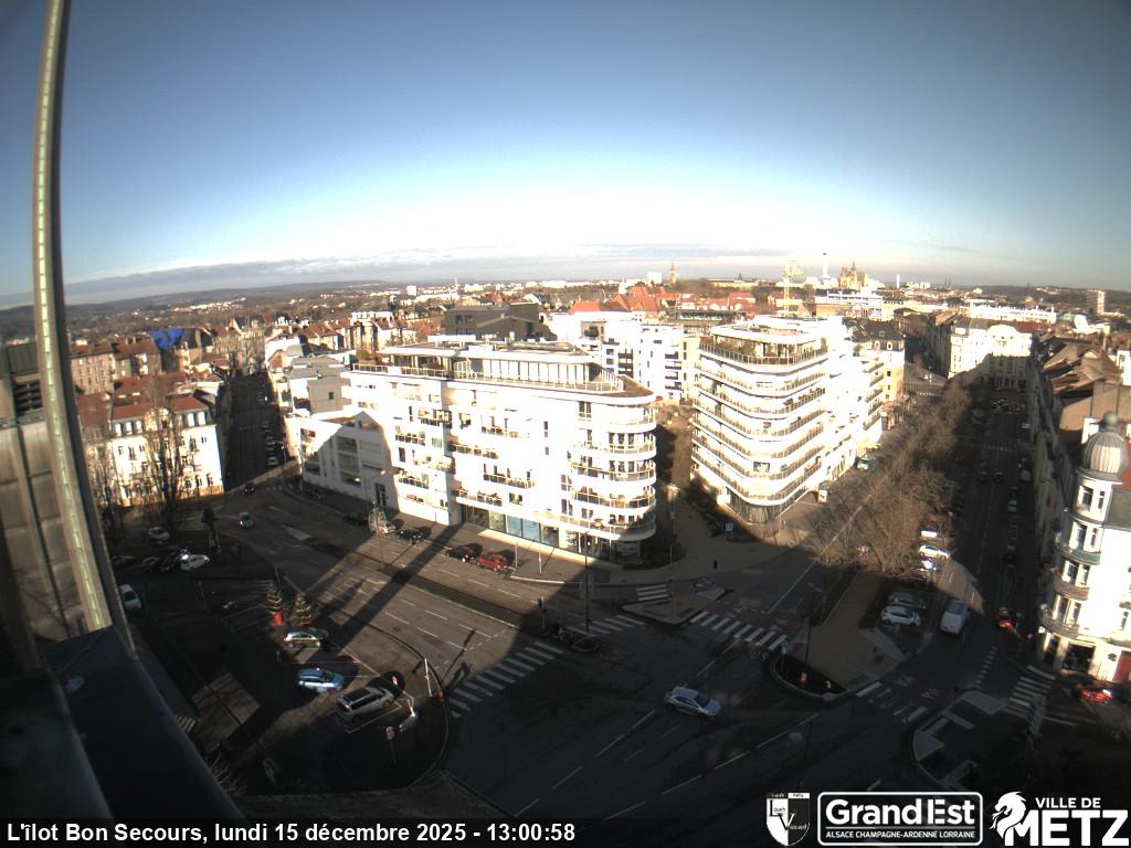 Webcam sur la place Philippe de Vigneulles à Metz, au niveau de l'ilôt de Bon Secours  à la jonction entre la rue Clovis et la rue de Verdun