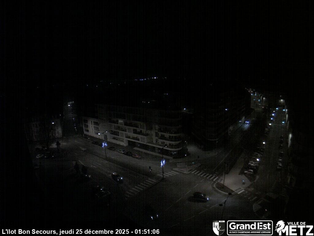 <h2>Webcam sur la place Philippe de Vigneulles à Metz, au niveau de l'ilôt de Bon Secours à la jonction entre la rue Clovis et la rue de Verdun</h2>