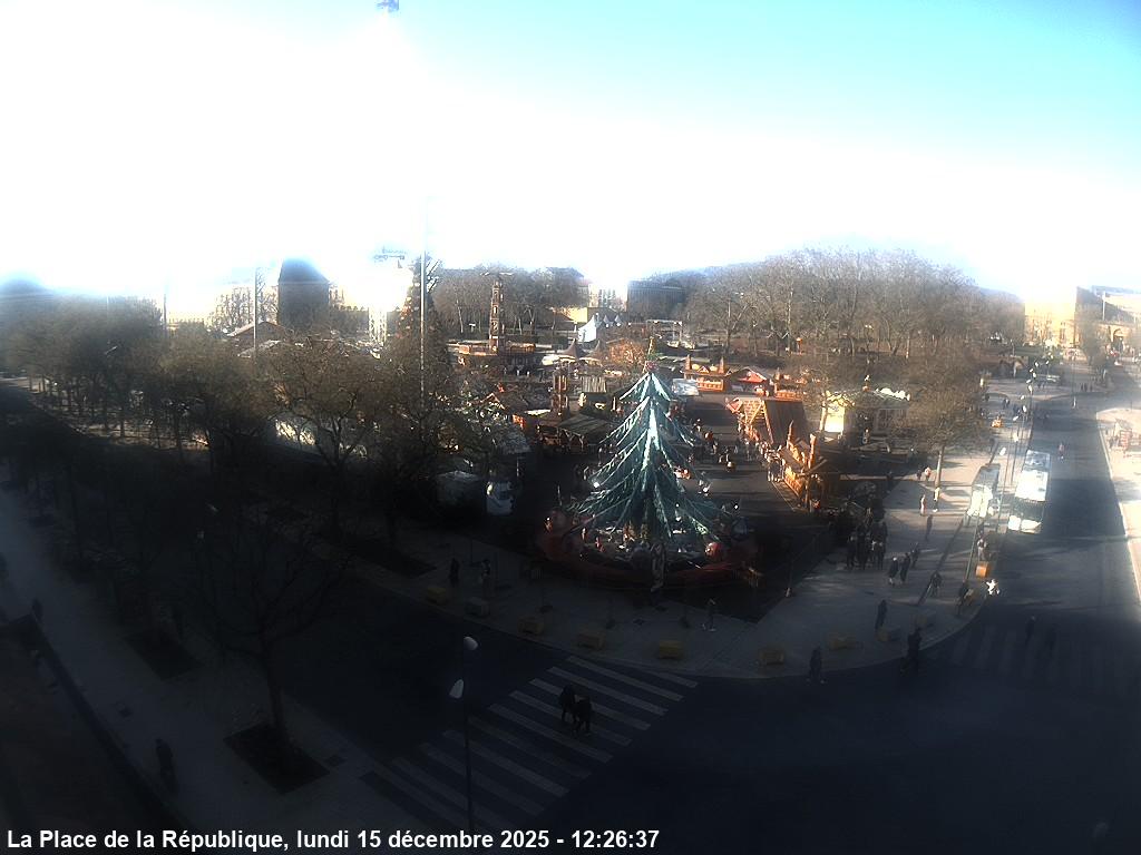 Webcam sur la place de la république de Metz, à la jonction entre l'avenue Robert Schuman et la rue Winston Churchill
