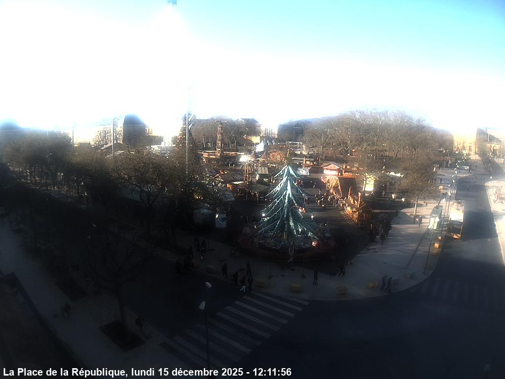 <h2>Webcam sur la place de la république de Metz, à la jonction entre l'avenue Robert Schuman et la rue Winston Churchill</h2>