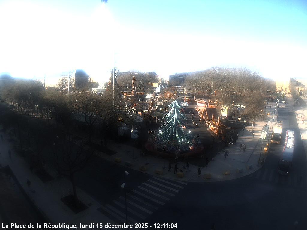 <h2>Webcam sur la place de la république de Metz, à la jonction entre l'avenue Robert Schuman et la rue Winston Churchill</h2>