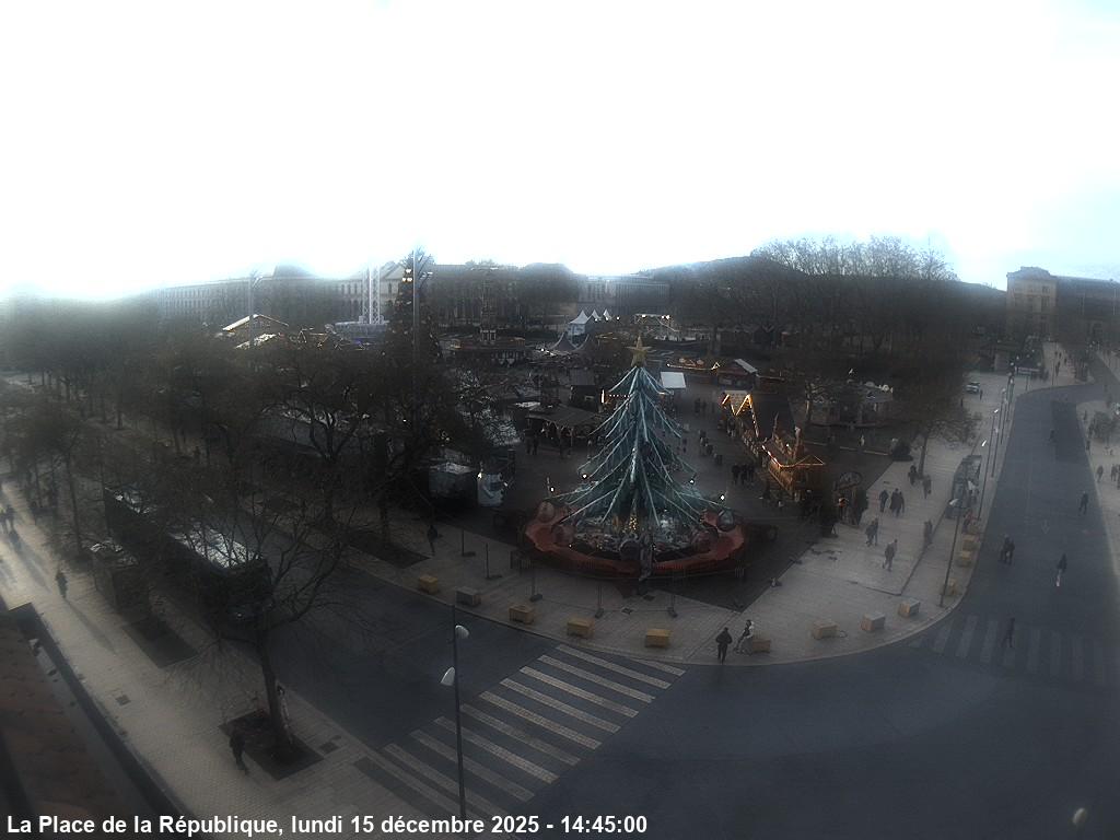 Webcam sur la place de la république de Metz, à la jonction entre l'avenue Robert Schuman et la rue Winston Churchill