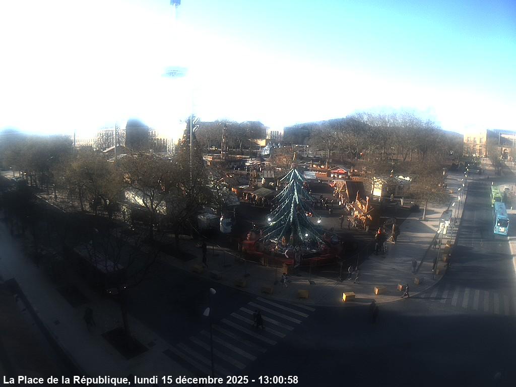 <h2>Webcam sur la place de la république de Metz, à la jonction entre l'avenue Robert Schuman et la rue Winston Churchill</h2>