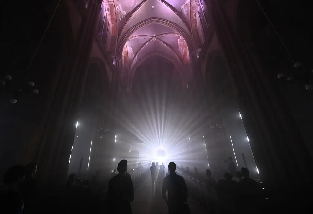 1,3 secondes-Tetro+A  / Constellations 2019-Basilique Saint-Vincent © P.Gisselbrecht